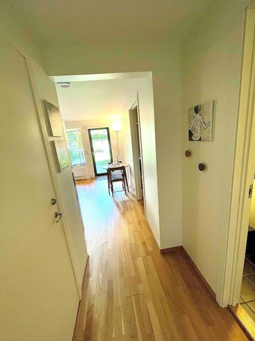 Lovely With Private Garden And 2 Gratis Bicycles Apartamento *